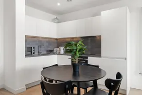 London 1 bed Apt Near Canning Town & City Airport - Image 4