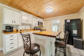 Bayou Cabin - Image 4