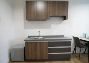 Spacious & Clean Budget 2Bedroom for 3 w/ Parking - Image 5