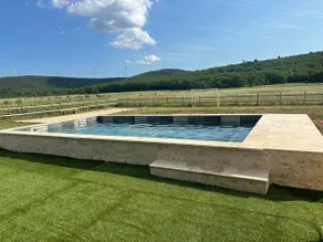 Les Bellangers 1 - Piscine et Jacuzzi - Image 2