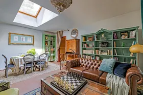 Secluded House in Center w/ AC, Garden & Garage - Image 2
