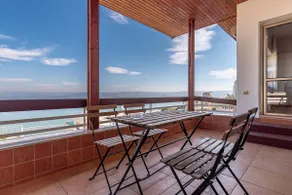 Hofesh Yehonatan · Kinneret View 6BR Apt - Image 2