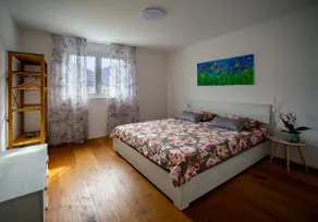 bright, spacious and quiet - Image 3