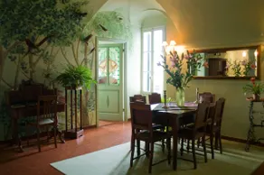 Apartamento pintoresco en pueblo de montaña de olivos Terraza al Mediterráneo 8 min a la playa - Image 2