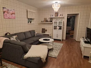 Cozy apartment building - Image 2