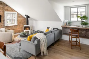 Riverside Getaway | Apt above Getaway Motor Café - Image 3