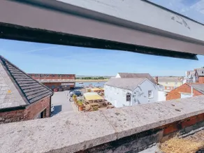 Top Floor Apartment with Glorious Estuary Views - Image 5