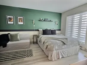 The Sunny Half Croissant | Condo complet - Image 5