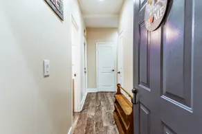 Fun Industrial Themed 3 Room Apt - Image 2