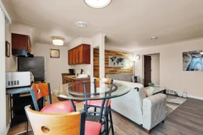 Stony Creek Retreat for 5 | Steps to Lake - Image 2