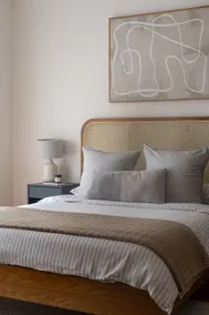 Cosy apartment minutes from city - Image 2
