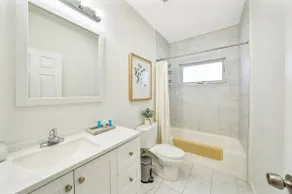 Hillside Haven: Serene 3BR Home Near NYC & EWR - Image 5