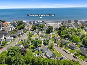 Fully renovated/Walk to water & shops/fenced yard! - Image 5
