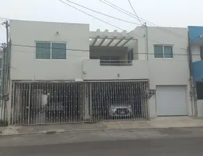 Excellent apartment location with balcony - Image 3
