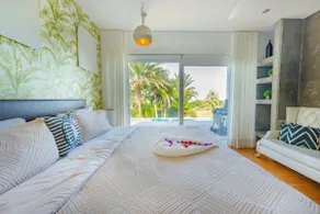 Ocean-View Villa: 3-Bed, 2-Level Pool, Bar & Games - Image 5
