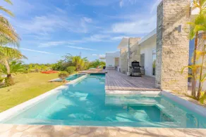 Ocean-View Villa: 3-Bed, 2-Level Pool, Bar & Games - Image 2