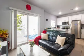 104 Modern 2BR |Pool |Pet friendly |Private Garage - Image 2
