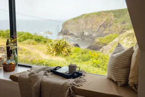 Cliff-top Cottage on Coast Path w/Panoramic Views - Image 5
