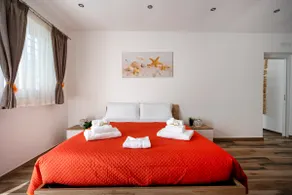 Private oasis with garden, swimming pool and sea within walking distance - Image 2