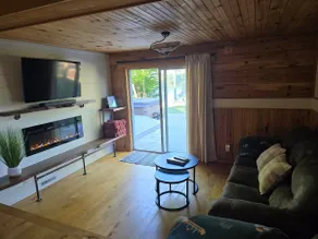The Bears Den - Image 4