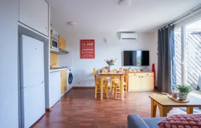 Apartment, heated indoor and outdoor pool, air conditioning, balcony - Image 4