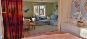 Cozy cottage with hot tub - Image 3