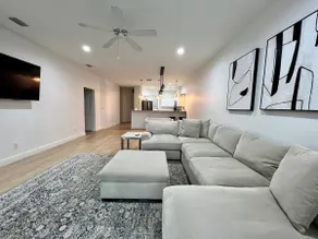 Modern 2B 2BA Villa near Beach - Image 2