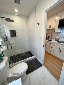 SFO 10 min, Stylish Suite, Walk to Grocery - Image 4
