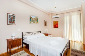 Charming & Authentic Gem ~ 5* Location ~ Balconies - Image 4