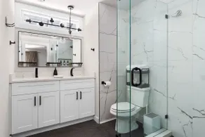 Newly Renovated 3bd/2ba/ large patio - Image 5