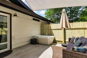 Newly Renovated 3bd/2ba/ large patio - Image 3