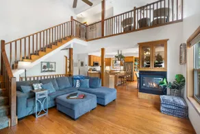 Lake House: Hot Tub, Movie Theater, Pool, Firepit - Image 2