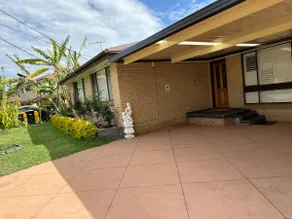 Sydney & Blue Mts Hub: 4-Bed near Hospital - Image 2