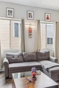 Modish Philly Theme 1BR Suite w/ Private Patio - Image 4