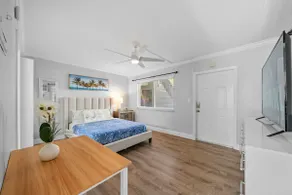 Charming Studio w/ Parking • Steps from Las Olas - Image 5