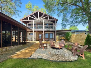 Waterfront + King Beds + Games + Kayaks - Image 3
