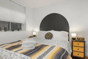 Central and comfy 2-bed in Baker - Image 4