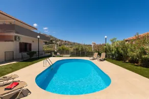 Maison de jardin piscine, 4BD, 2BA, 10min du centre - Image 3