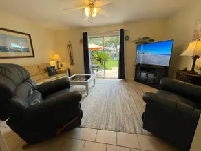 Beach Escape: King Bed, Pool and Bikes! - Image 3