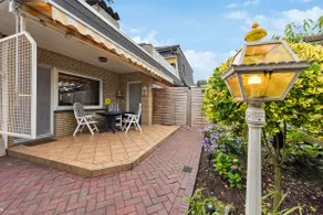 Quiet 3-room apartment for 5 | Terrace & parking - Image 4