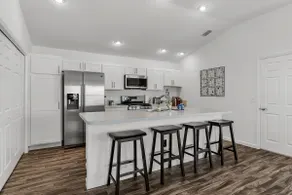 Spotless Villa Near Brownwood Sq- Lanai & King Ste - Image 2