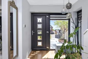 Brighton Seaside Retreat, parking included - Image 4