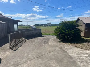 An old house in the countryside. Rent the whole house to individuals, families, and groups. Maximum 8 guests. Room-only accommodation. - Image 4