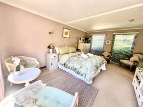French Boutique Garden Suite @Chapmans+pets+b'fast - Image 3