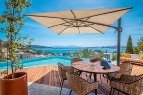 Experience Serenity of a Relaxing Coastal Retreat - Image 3