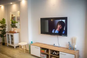 🄌① Beautiful Living room and Bedroom with Balcony - Image 2