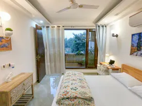🄌① Beautiful Living room and Bedroom with Balcony - Image 4