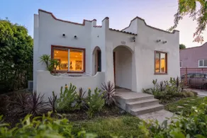 Newly Renovated Silver Lake Spanish Bungalow - Image 3