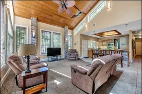 Lake Palestine Retreat w/ Dock & Views - Image 3