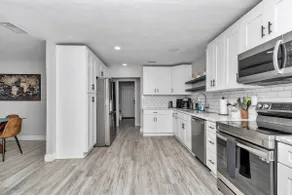 4 BR/2 BA, Heated Pool, 2 King Beds & 2218 FT! - Image 2
